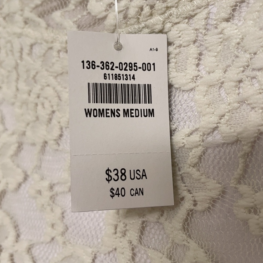 Abercrombie and Finch Crop Top Shirt - Picture 4 of 5